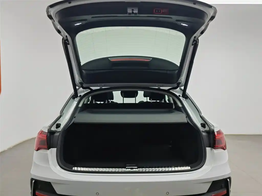 Audi Q3 Sportback 2021 — фото 16
