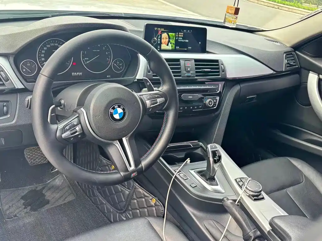 BMW 3 Series 2016 — фото 9