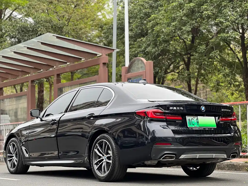 BMW 5 Series New Energy 2021 — фото 22