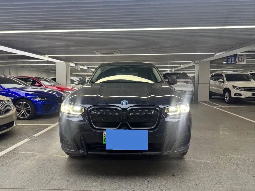 BMW iX3 2023 — фото 11