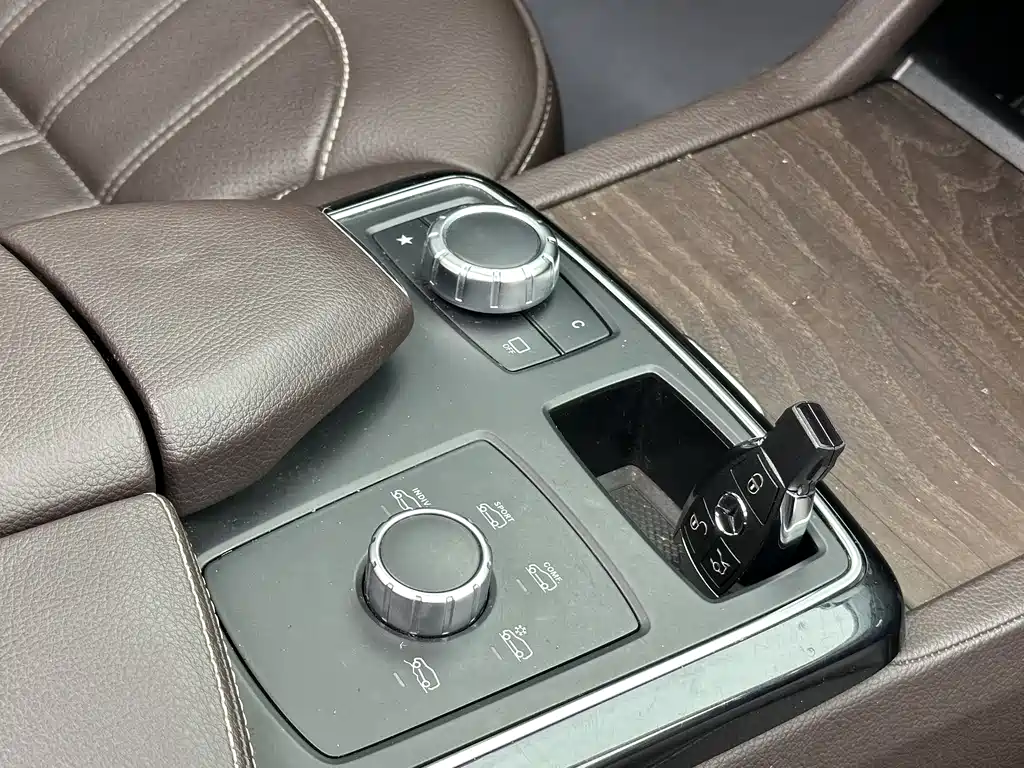 Mercedes-Benz GLE 2017 — фото 18