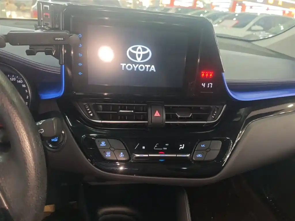 Toyota C-HR 2021 — фото 13