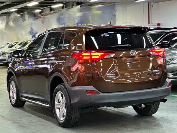 Toyota RAV4 2015