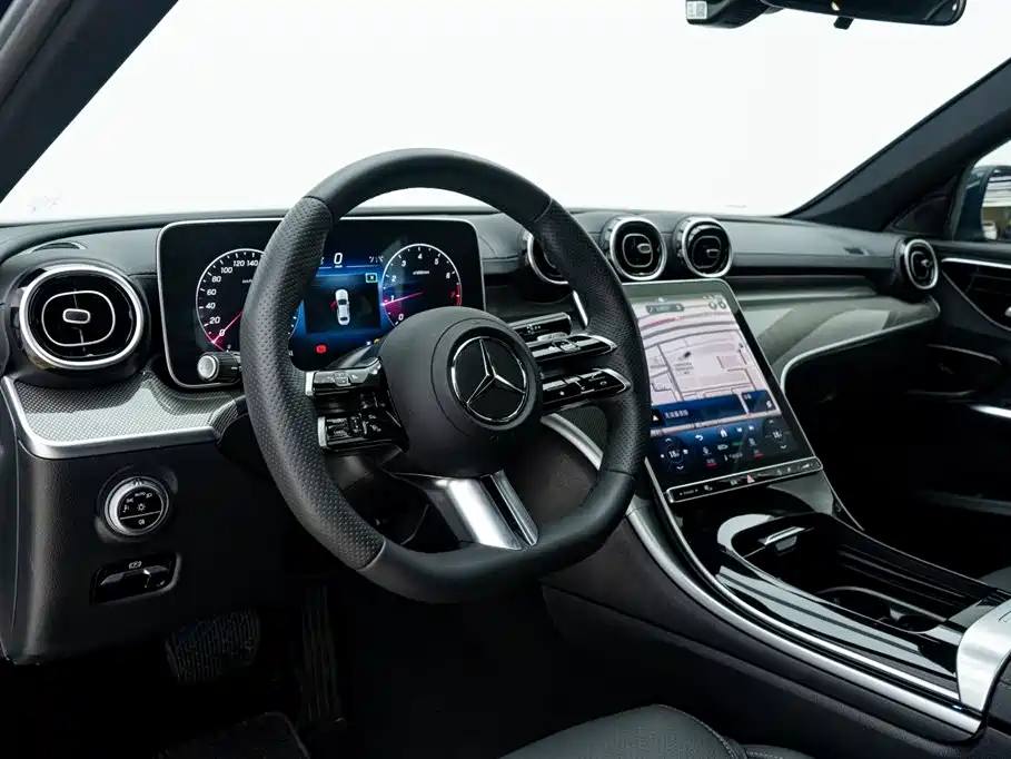 Mercedes-Benz C-Class 2023 — фото 17