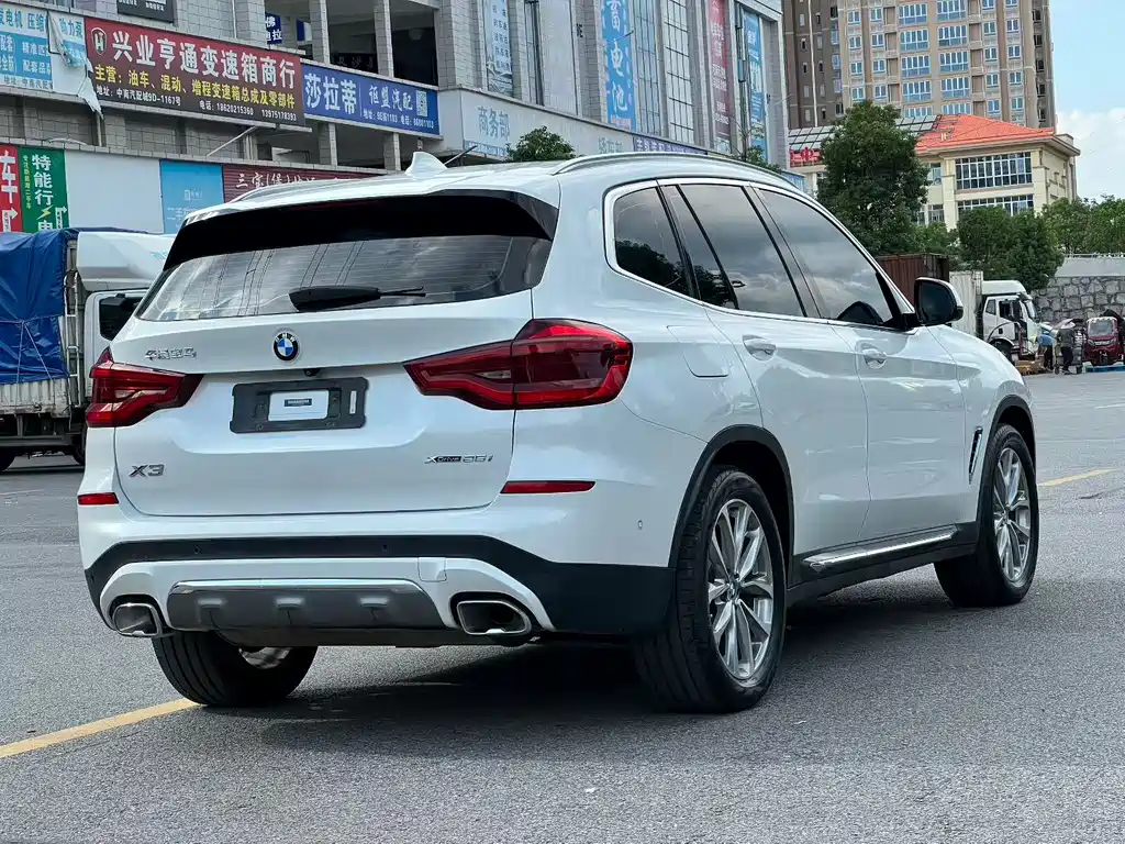 BMW X3 2018 — фото 9