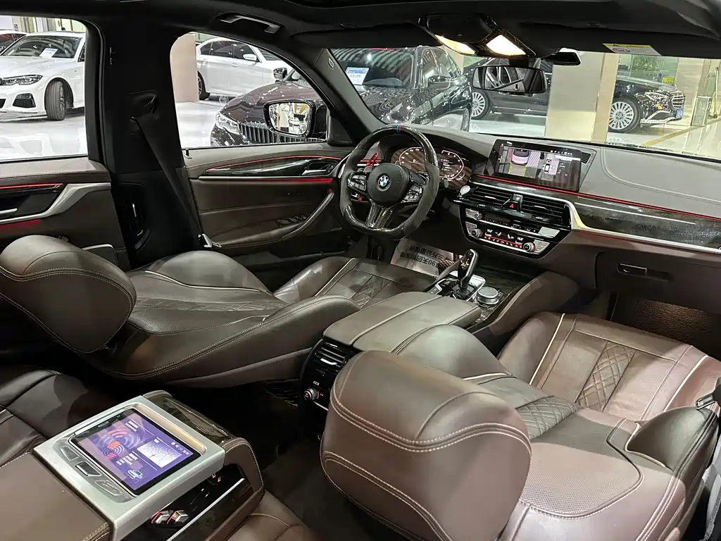 BMW 5 Series 2020 — фото 11