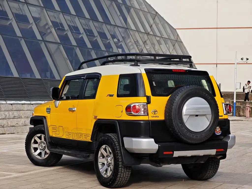 Toyota FJ Cruiser 2020 — фото 8