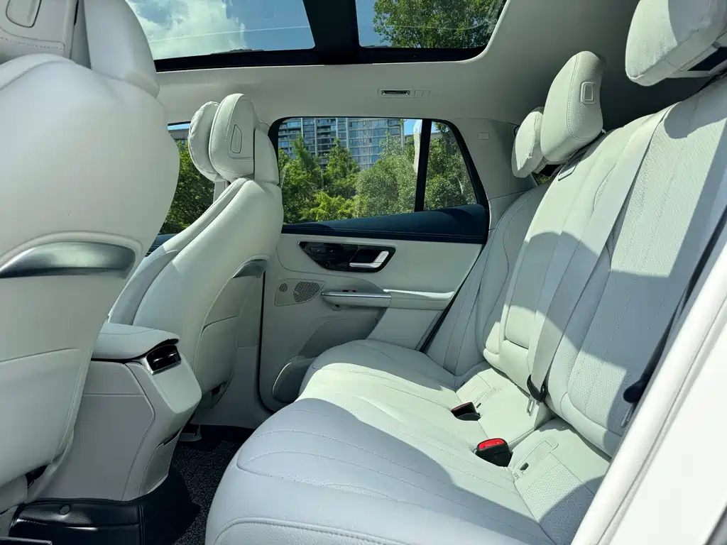 Mercedes-Benz EQE SUV 2023 — фото 13