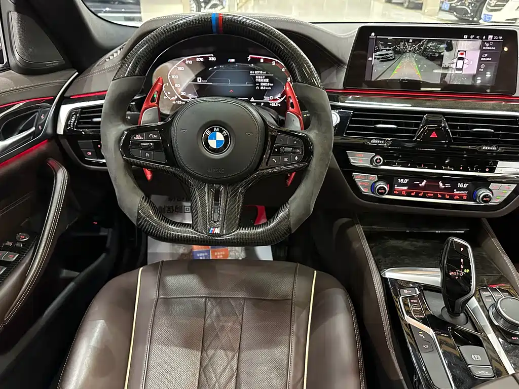 BMW 5 Series 2020 — фото 13