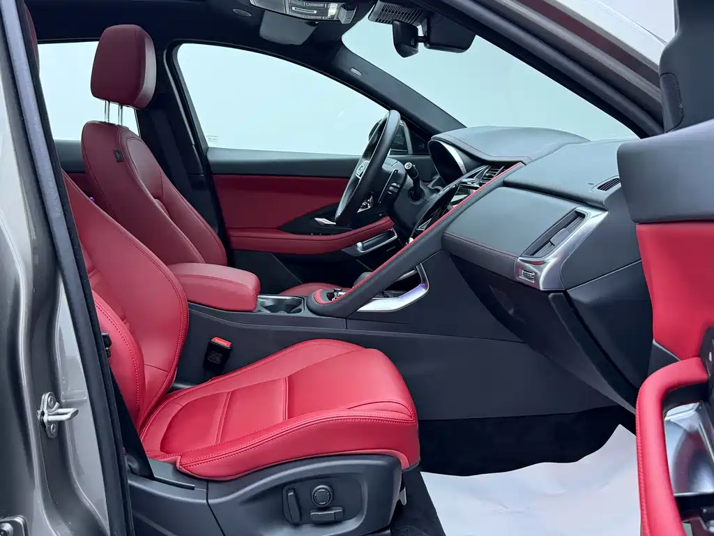 Jaguar E-PACE 2023 — фото 22
