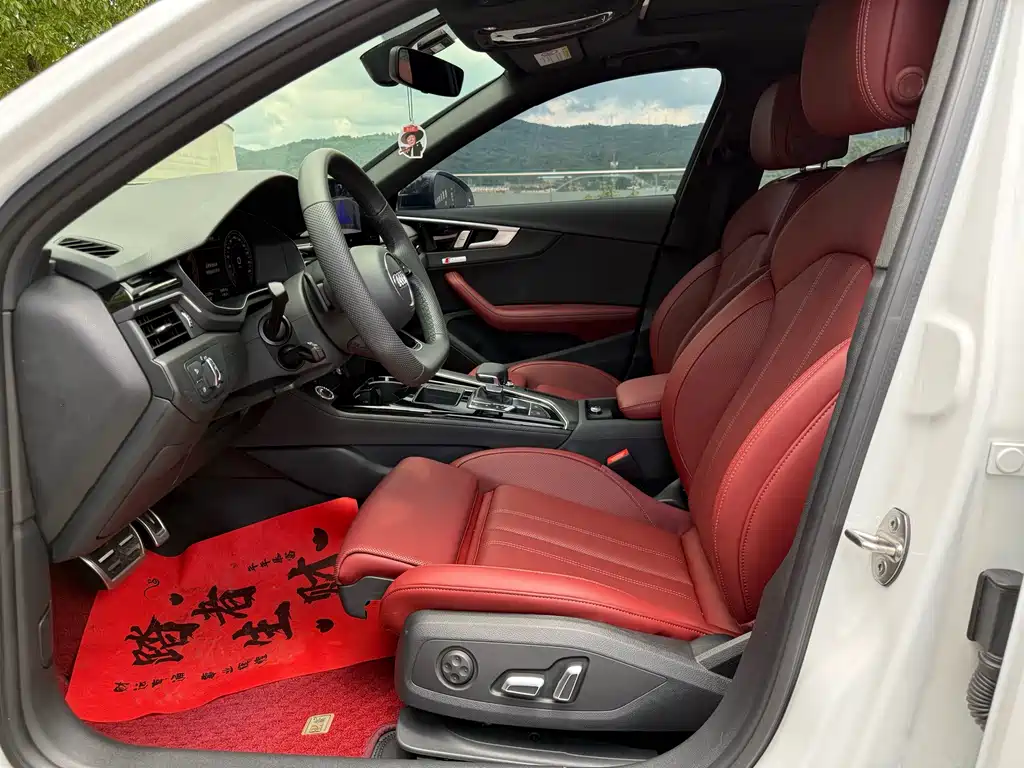 Audi A4L 2024