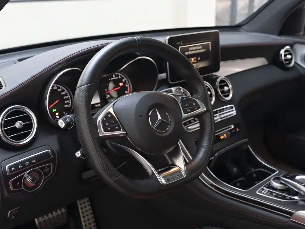 Mercedes-Benz GLC AMG 2020 — фото 10