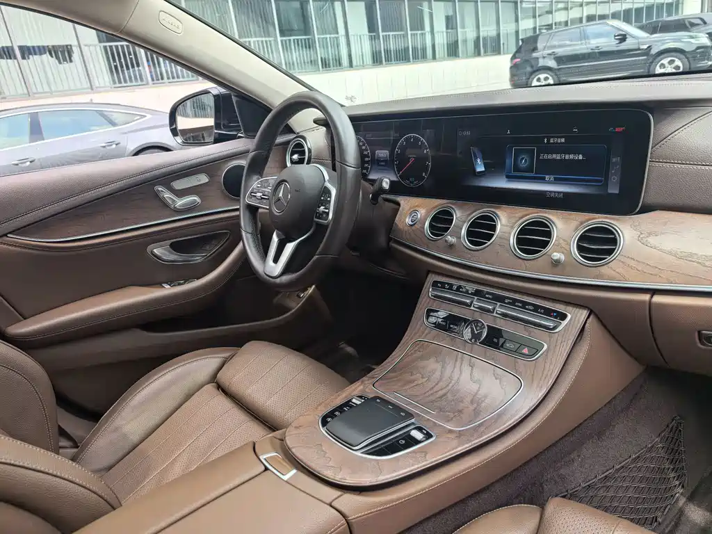 Mercedes-Benz E-Class 2020 — фото 14