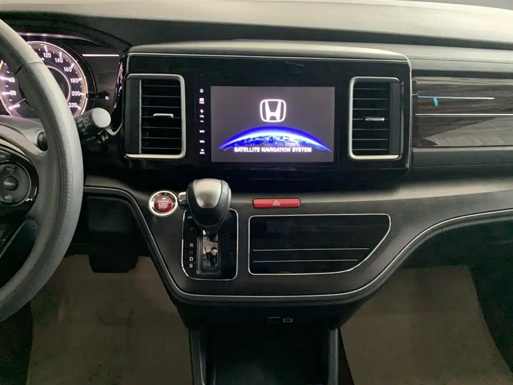 Honda Elysion 2018 — фото 16