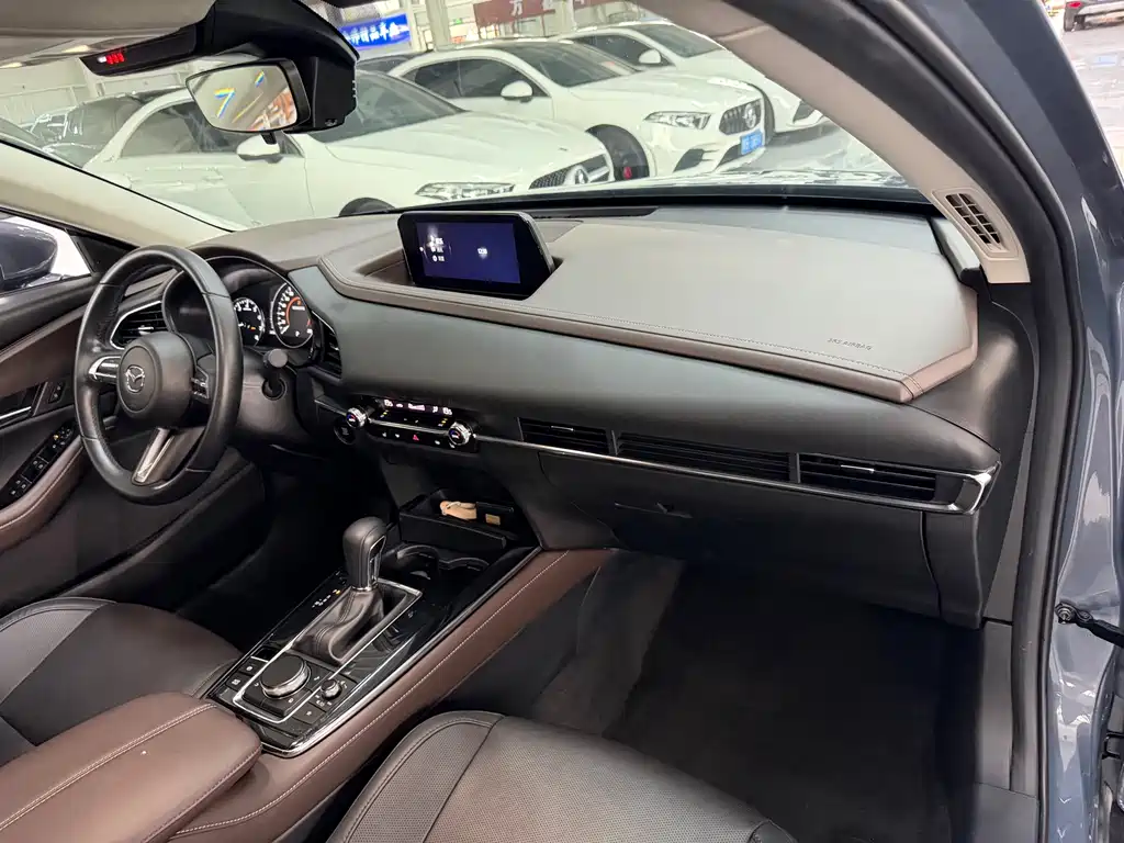 Mazda CX-30 2022 — фото 20