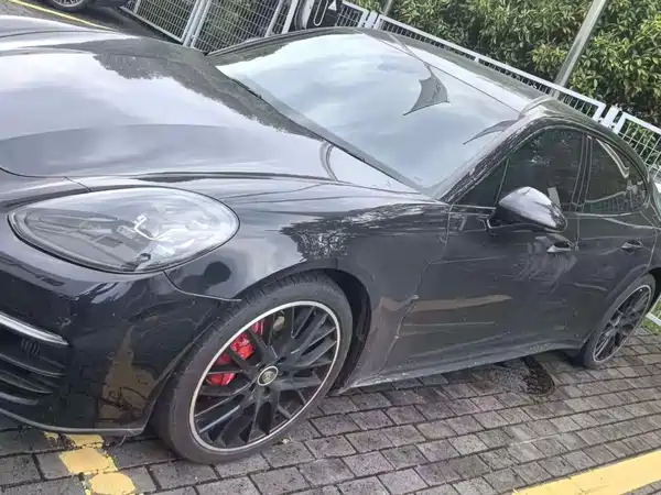 Porsche Panamera 2021
