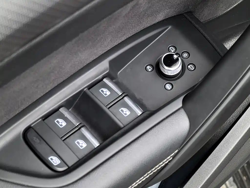 Audi Q5L Sportback 2022 — фото 21