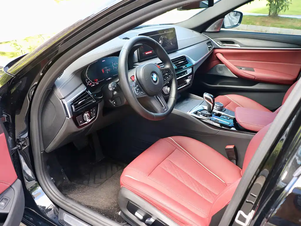 BMW 5 Series 2021 — фото 11