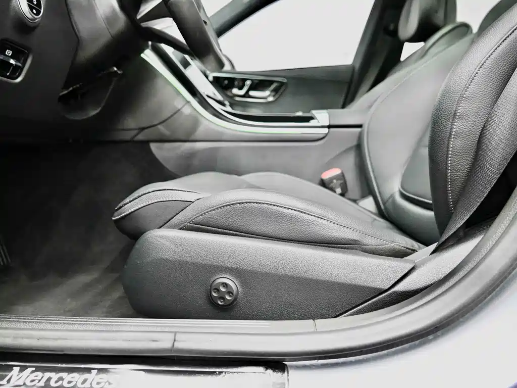 Mercedes-Benz C-Class 2024 — фото 21