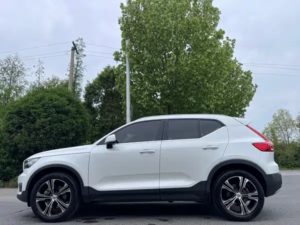 Volvo XC40 2021