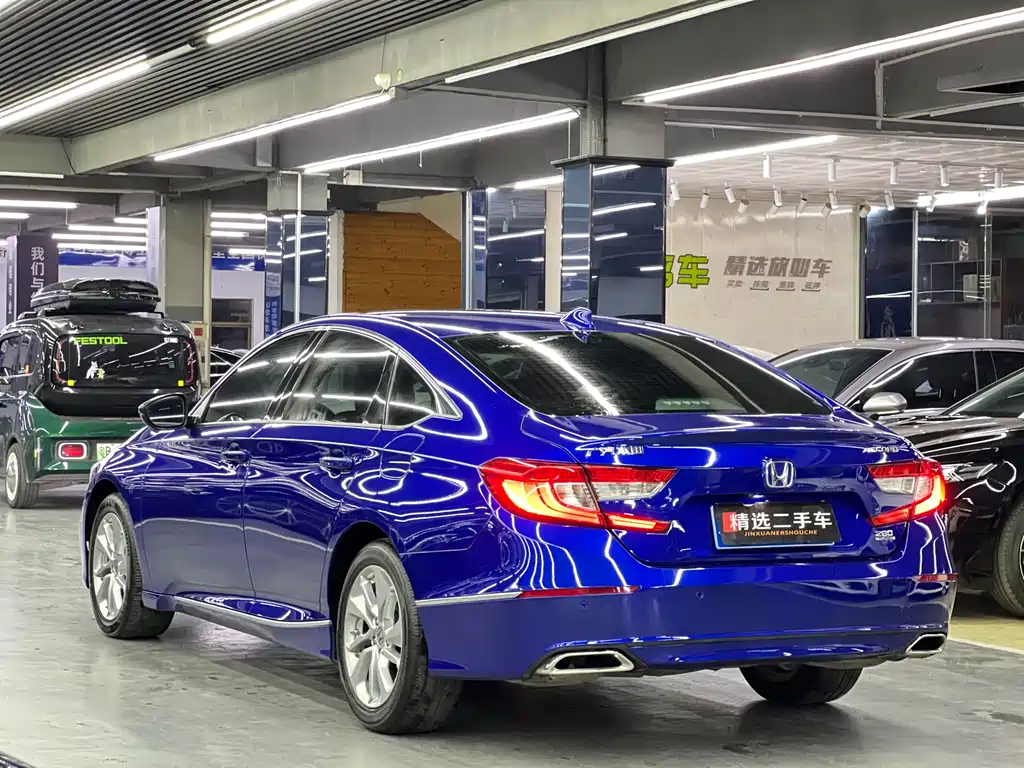 Honda Accord 2018 — фото 8