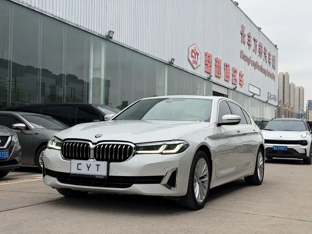 BMW 5 Series 2021 — фото 1