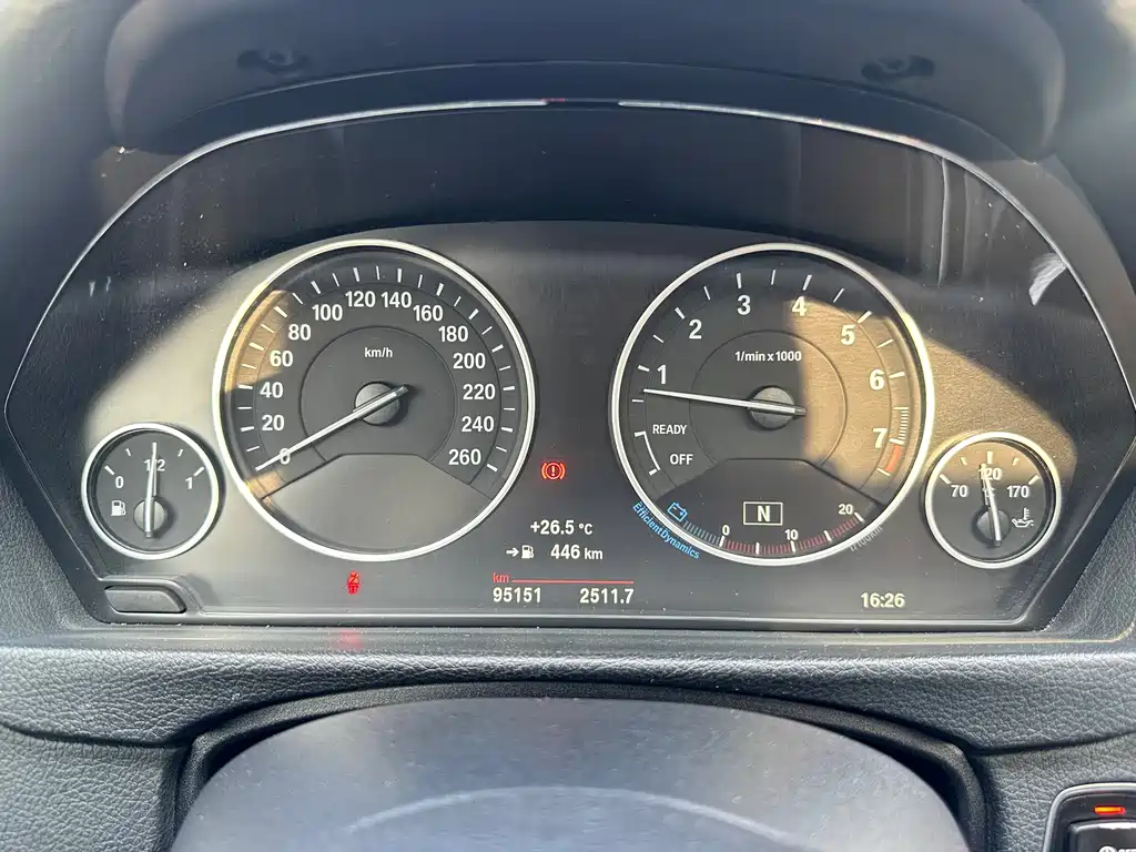 BMW 3 Series 2018 — фото 16