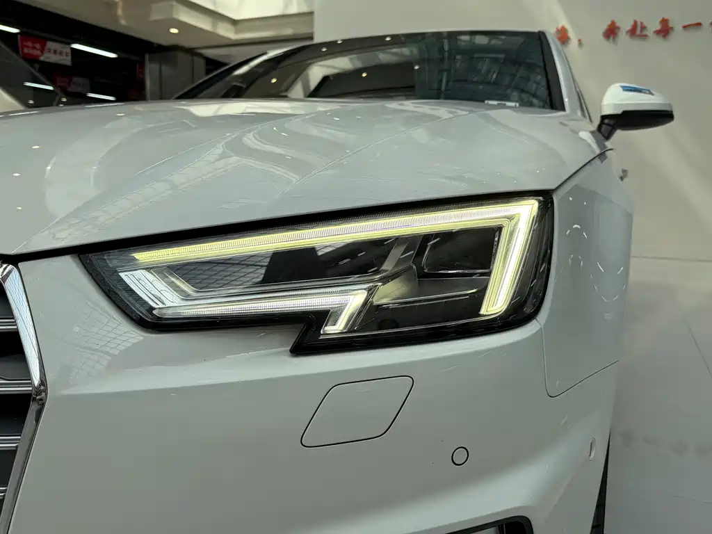 Audi A4L 2019 — фото 14