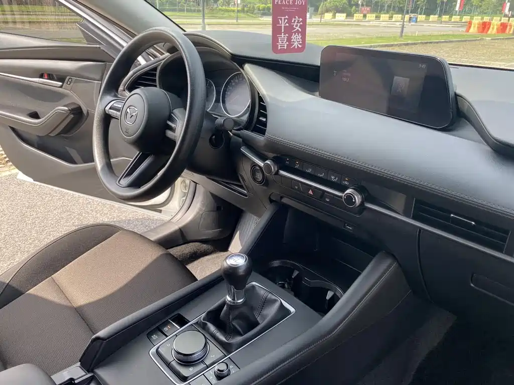 Mazda 3 Axela 2022