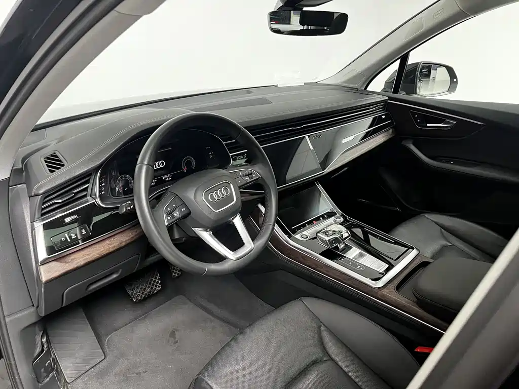 Audi Q7 2023 — фото 12