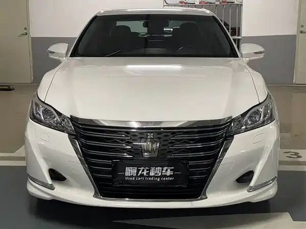 Toyota Crown 2018