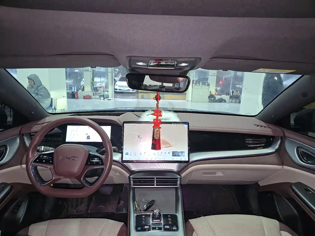 BYD Seal 07 DM-i 2025 — фото 4