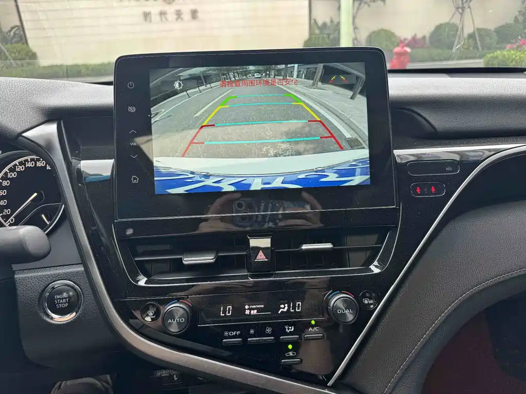 Toyota Camry 2023 — фото 9
