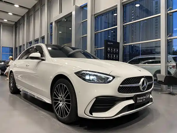 Mercedes-Benz C-Class 2024