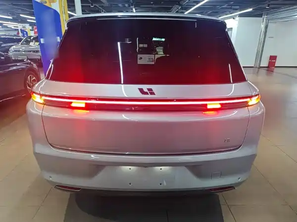 Li Auto L8 2023