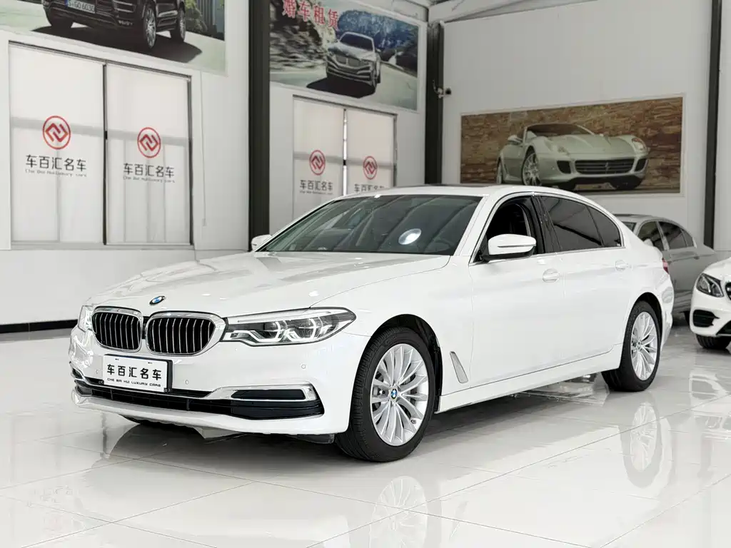 BMW 5 Series 2020 — фото 1