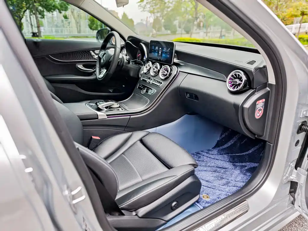 Mercedes-Benz C-Class 2017 — фото 19