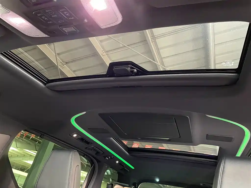 Toyota Vellfire 2022 — фото 12