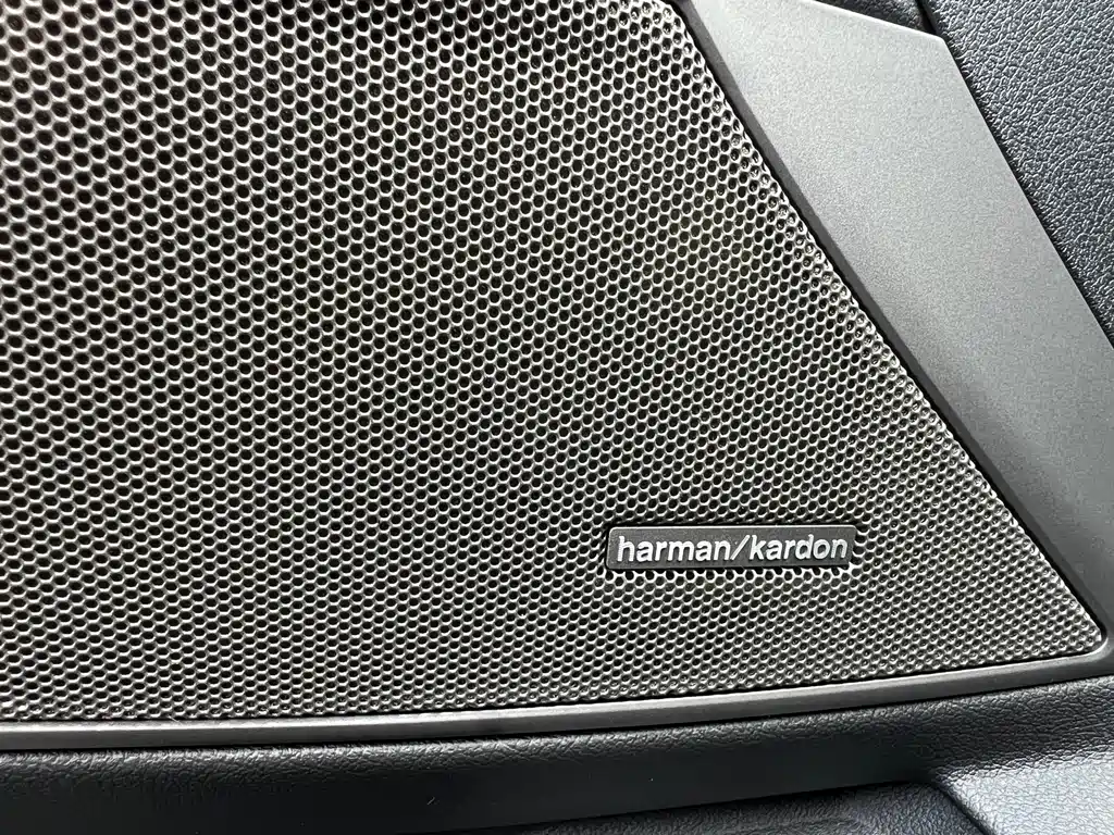 BMW 3 Series 2021 — фото 13
