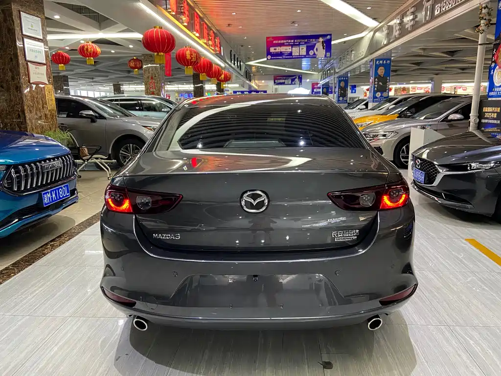 Mazda 3 Axela 2023
