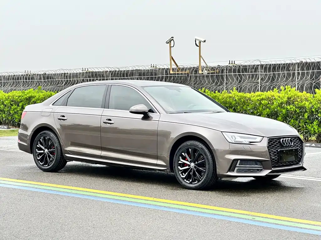 Audi A4L 2019 — фото 3