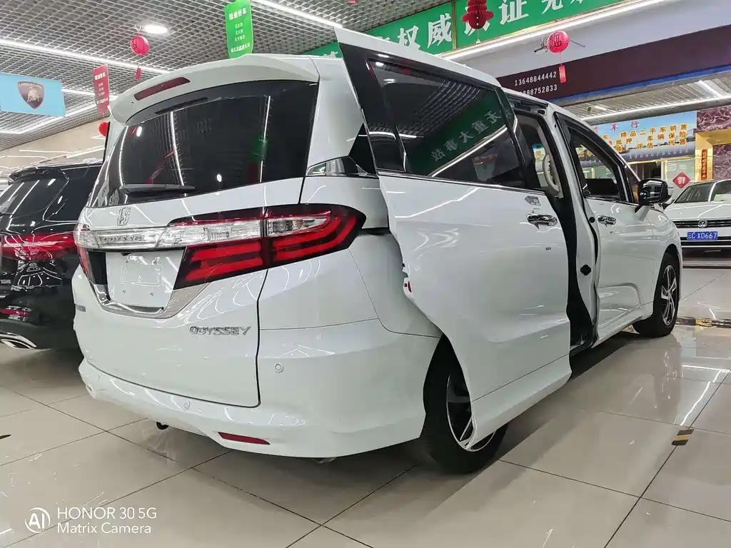 Honda Odyssey 2017 — фото 8