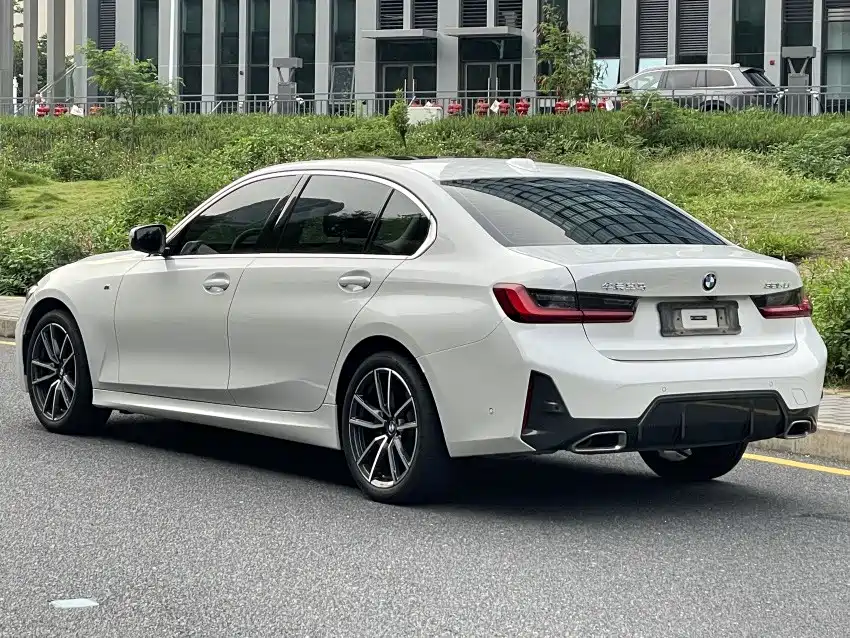 BMW 3 Series 2023