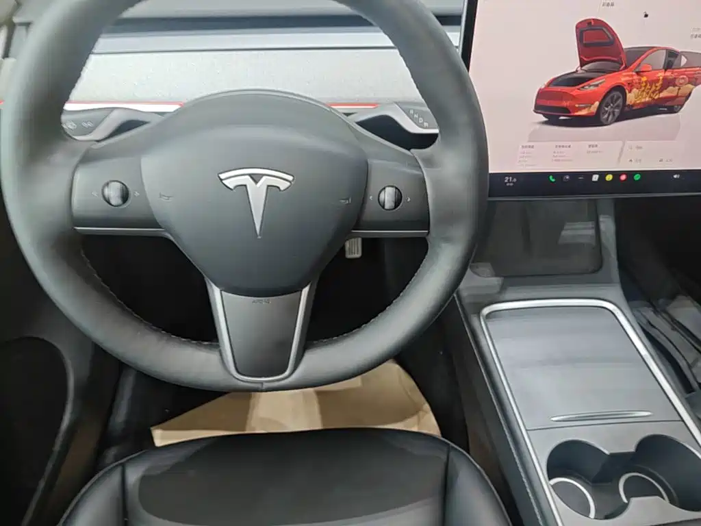 Tesla Model Y 2024 — фото 10