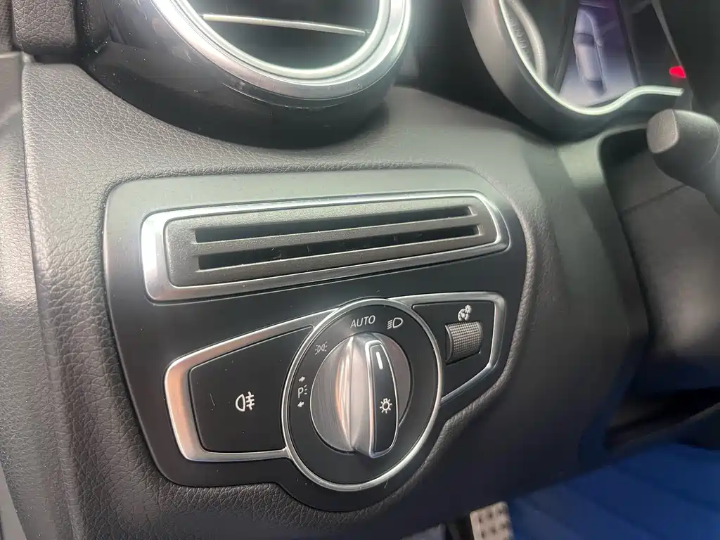 Mercedes-Benz C-Class 2017 — фото 17