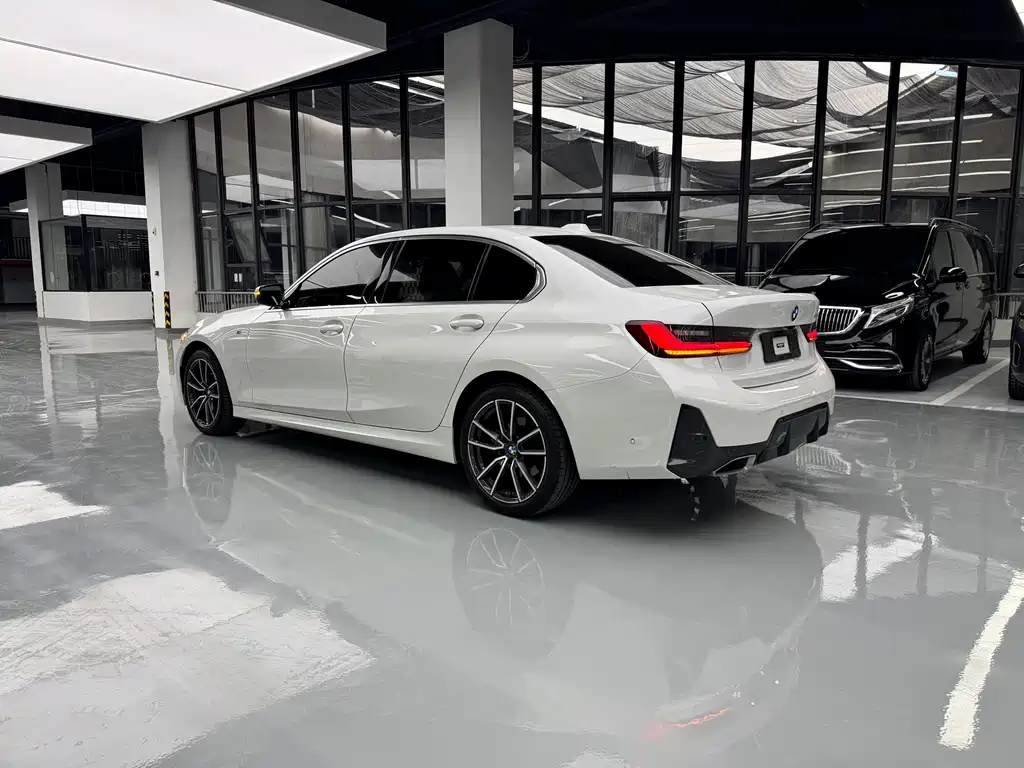 BMW 3 Series 2023 — фото 15