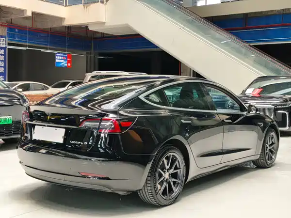 Tesla Model 3 2020