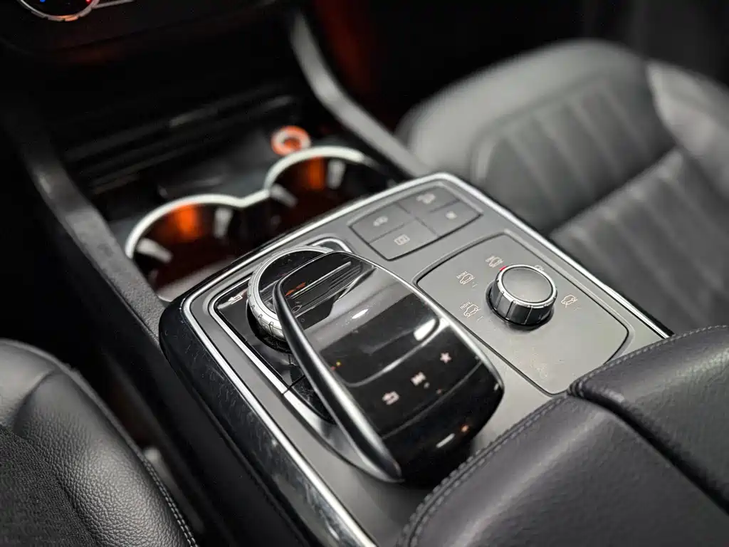 Mercedes-Benz GLS 2017 — фото 35