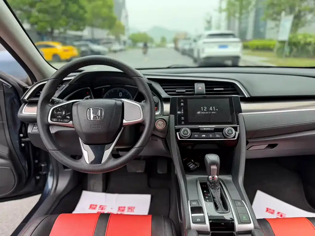 Honda Civic 2020 — фото 9