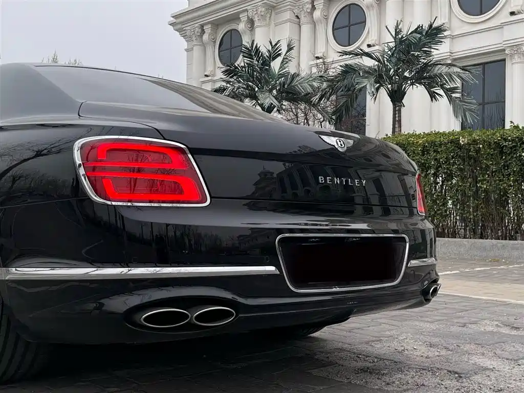 Bentley Flying Spur 2022 — фото 8